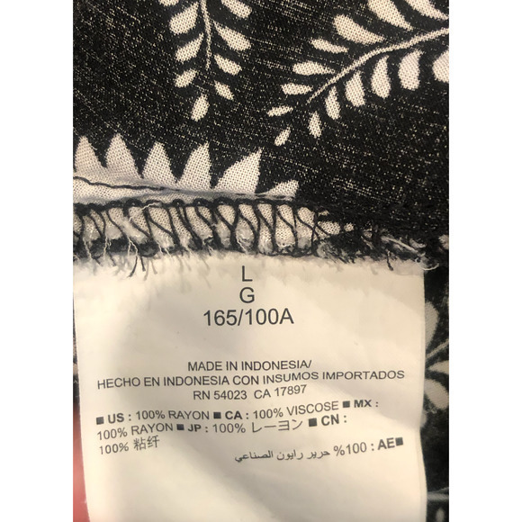 EUC Old Navy Size Large Black White Floral Peplum Short Sleeve Blouse - Picture 10 of 13